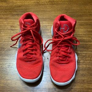 Girls Nike Hyperdunk Size 8